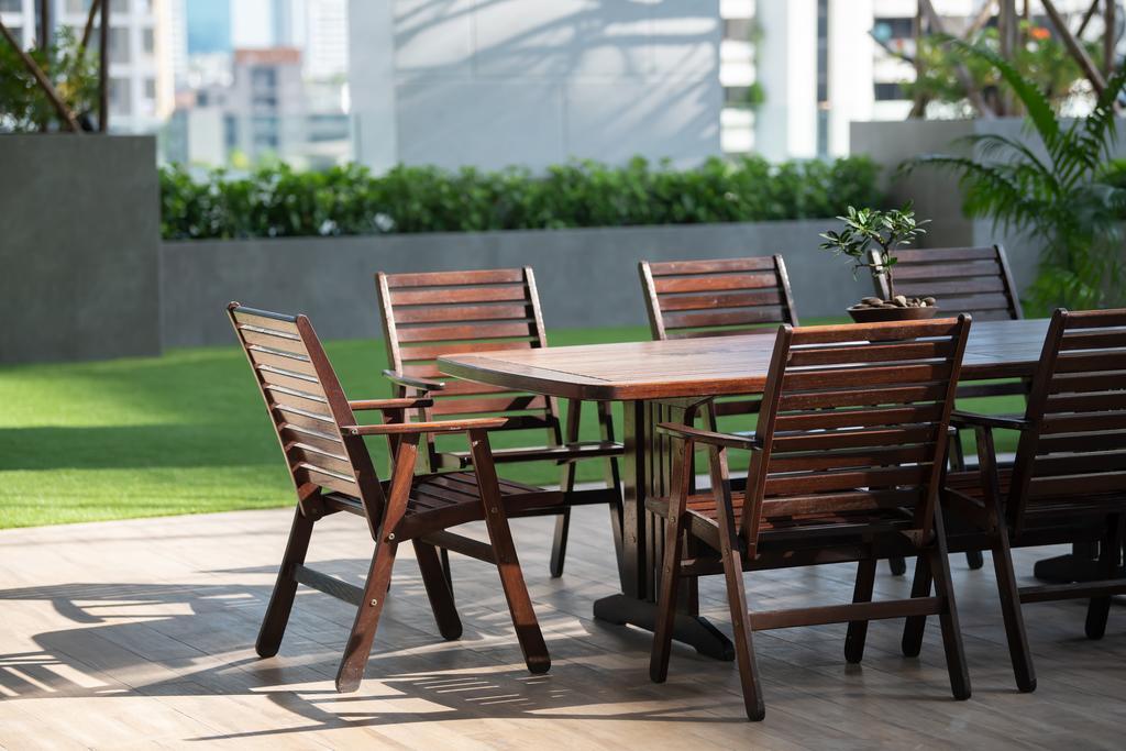 Jasmine 59 Hotel Bangkok Dış mekan fotoğraf Outdoor furniture