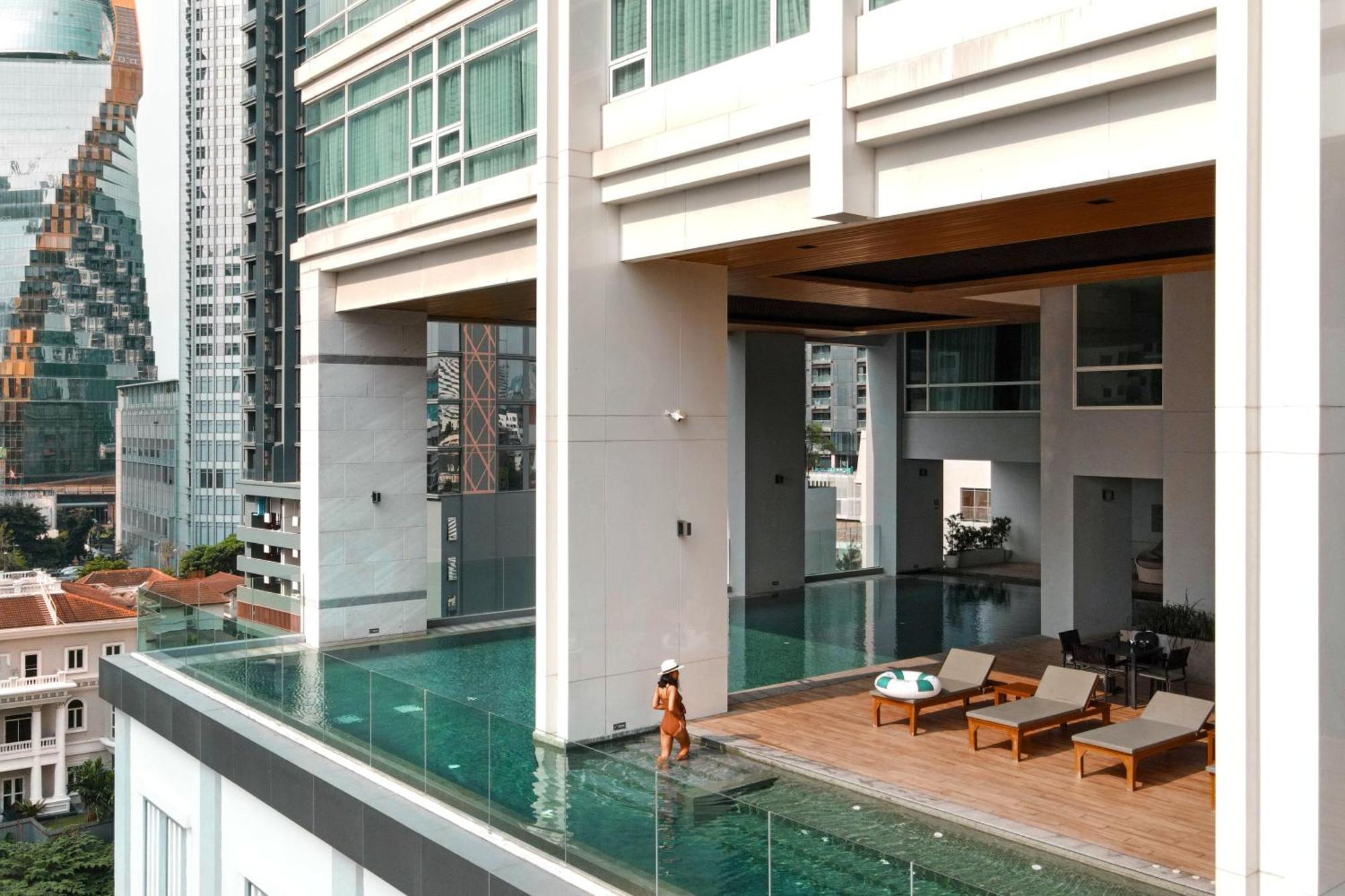 Jasmine 59 Hotel Bangkok Dış mekan fotoğraf The swimming pool at the 10th floor